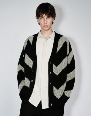 Black Urban Revivo V-Neck Knitted Men's Cardigan | BITSXD-139