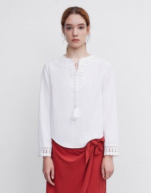 White Urban Revivo Embroidered Women's Blouse | EKRXAI-094