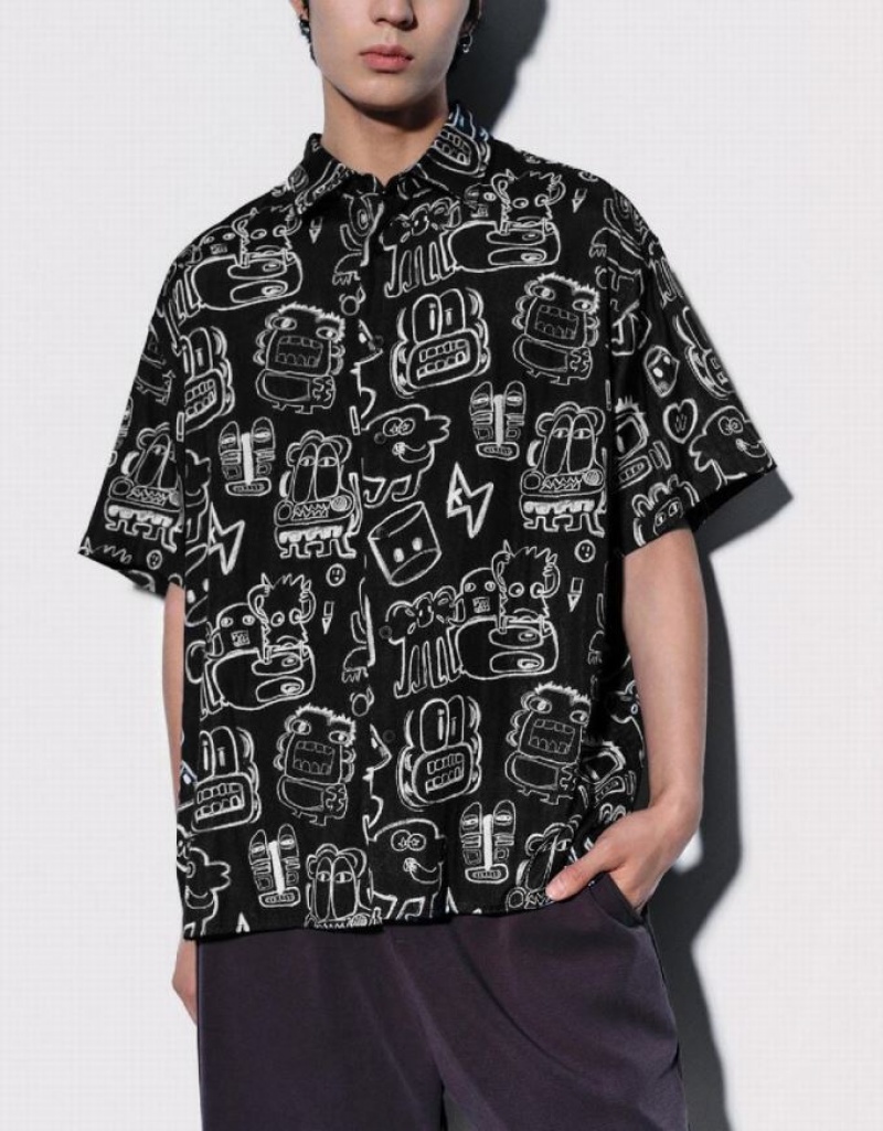 Black Urban Revivo Graffiti Printed Oversized Men's Shirts | UOZJHB-269