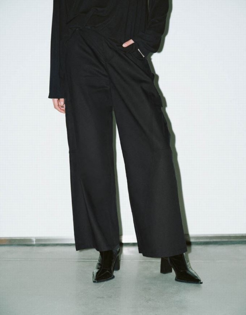Black Urban Revivo Loose Carrot Fit Women's Pants | OXRMDN-239