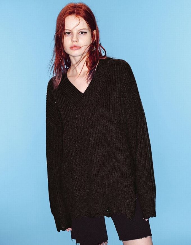 Coffee Urban Revivo Raw Hem V-Neck Knitted Women\'s Cardigan | RPSEBQ-765