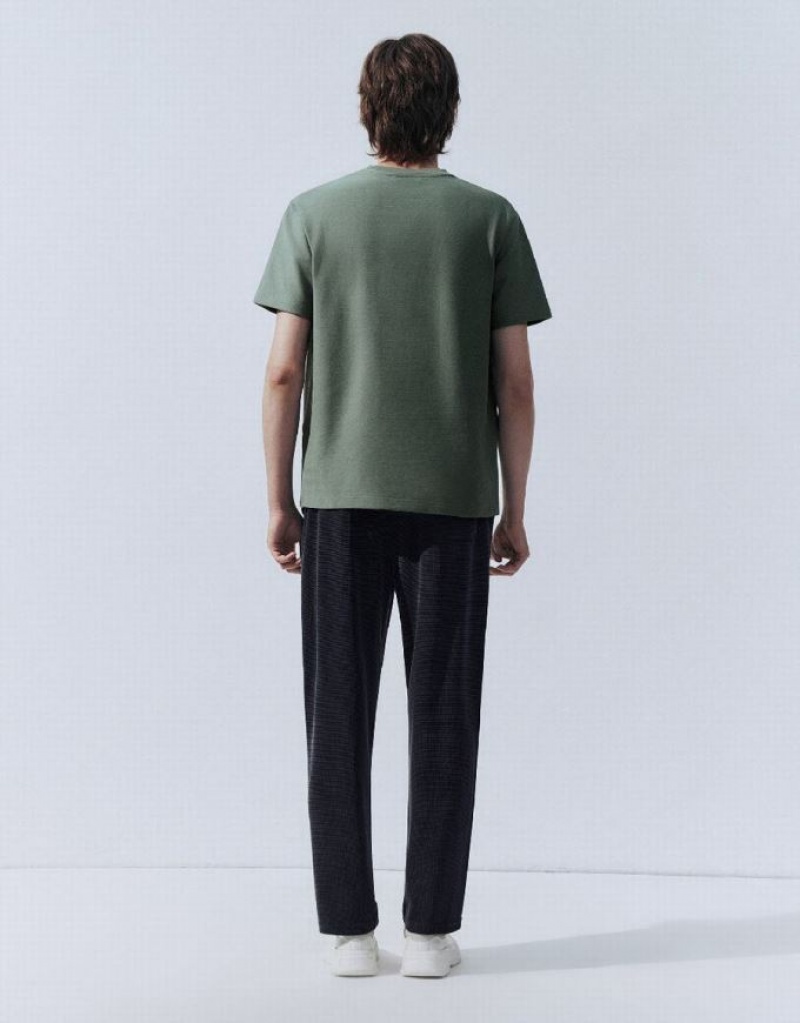Green Urban Revivo Crew Neck Straight Men's T-Shirts | FAIVHP-407