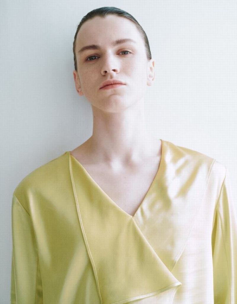 Green Urban Revivo Ruffle V-Neck Overhead Women's Blouse | ZGQOUD-063