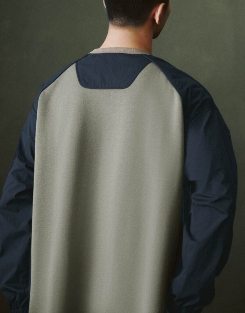 Green Urban Revivo Two Toned Crew Neck Knitted Men's T-Shirts | CNHZTQ-378