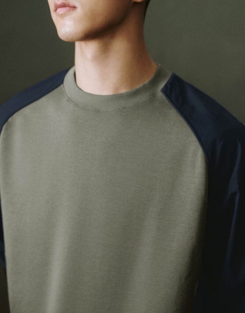 Green Urban Revivo Two Toned Crew Neck Knitted Men's T-Shirts | CNHZTQ-378