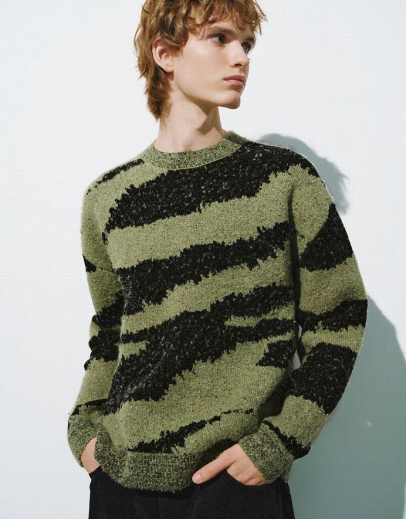 Green Urban Revivo Zebra Printed Crew Neck Knitted Men's Cardigan | EORPUM-726