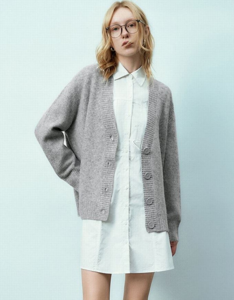 Light Grey Urban Revivo Drop Shoulder Sleeve V-Neck Knitted Women\'s Cardigan | YJIHAZ-874