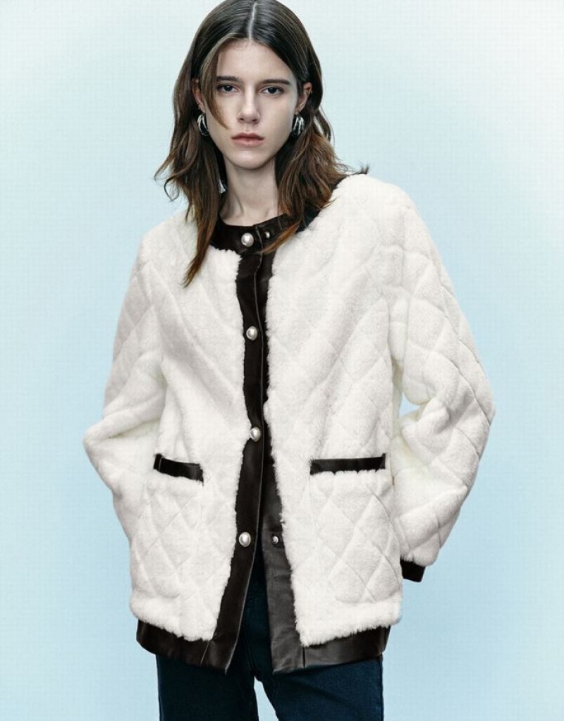 White Urban Revivo Crew Neck Straight Furry Women\'s Coats | GBRJVD-198