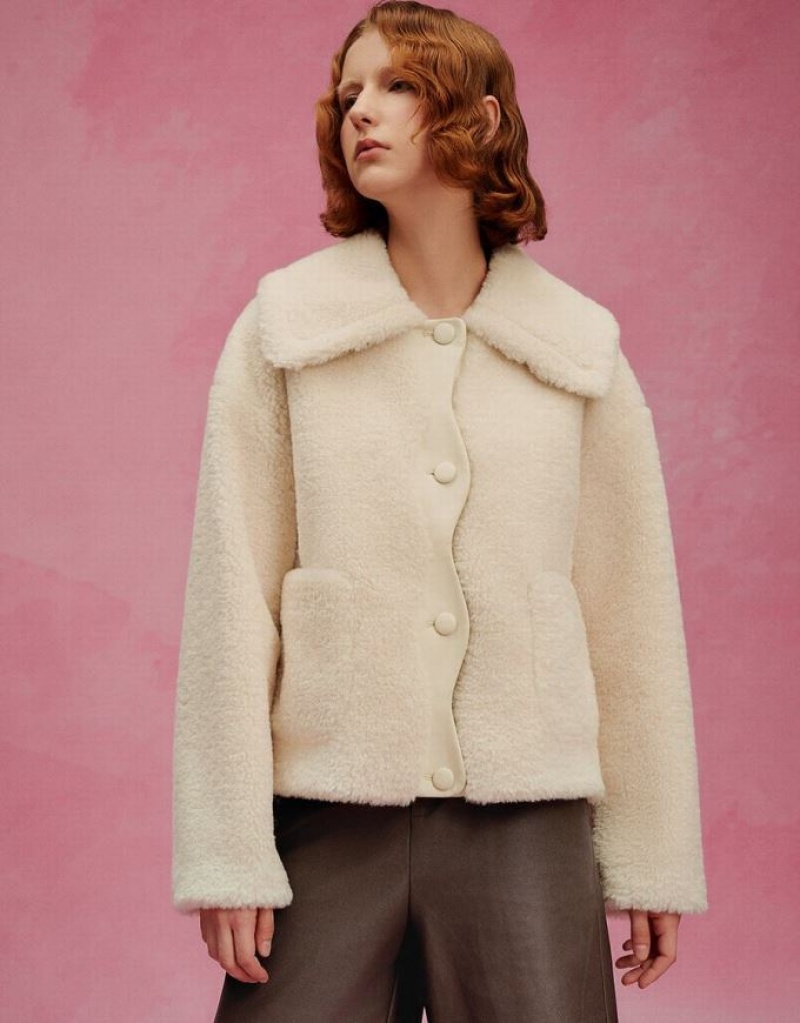 White Urban Revivo Drop Shoulder Sleeve Furry Women\'s Coats | WYKMTJ-578