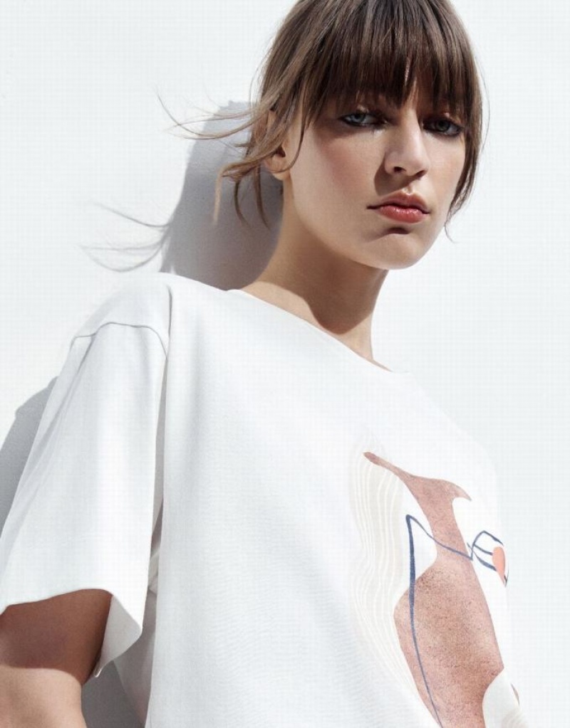 White Urban Revivo Printed Crew Neck Loose Women's T-Shirts | VYUTCB-812